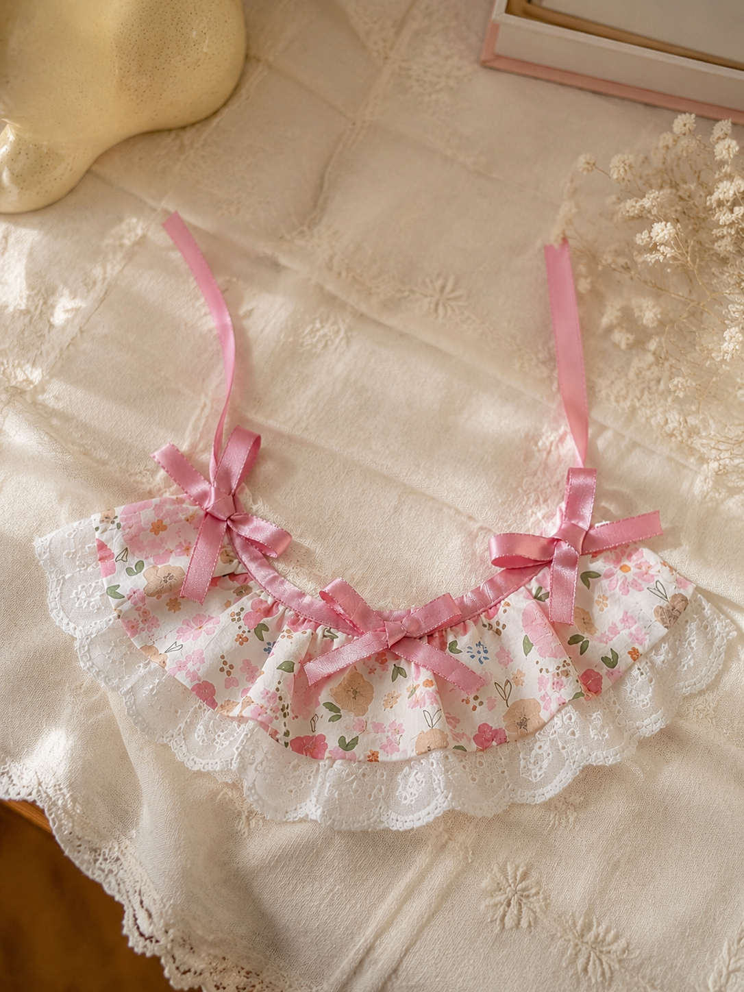 🌸 Blossom Bowknot Princess Pet Bib